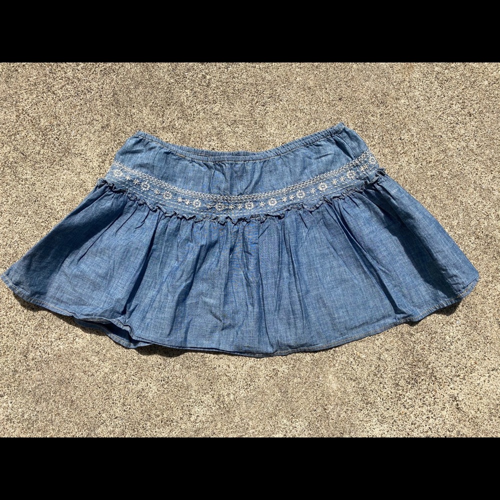 Flowy Skirt, stretch waist + embroidered detail - Picture 2 of 3